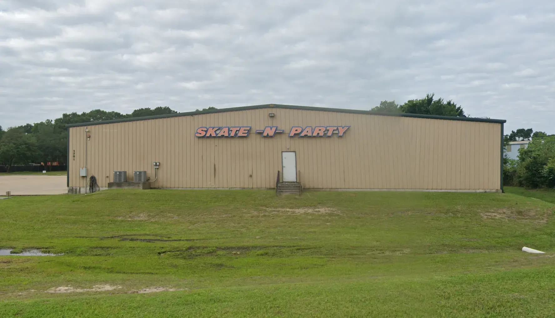 Roller Skating and Fun-Filled Celebrations at Alvin Skate-N-Party in Alvin, TX