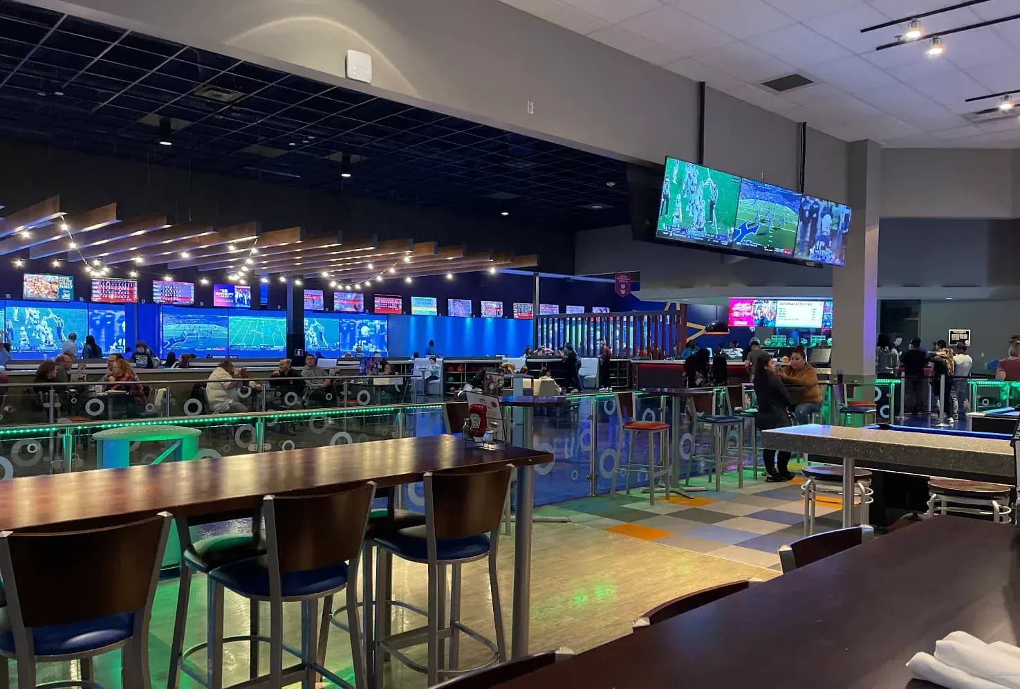 Looking for Family Fun? Main Event Webster in League City, TX Has You Covered!
