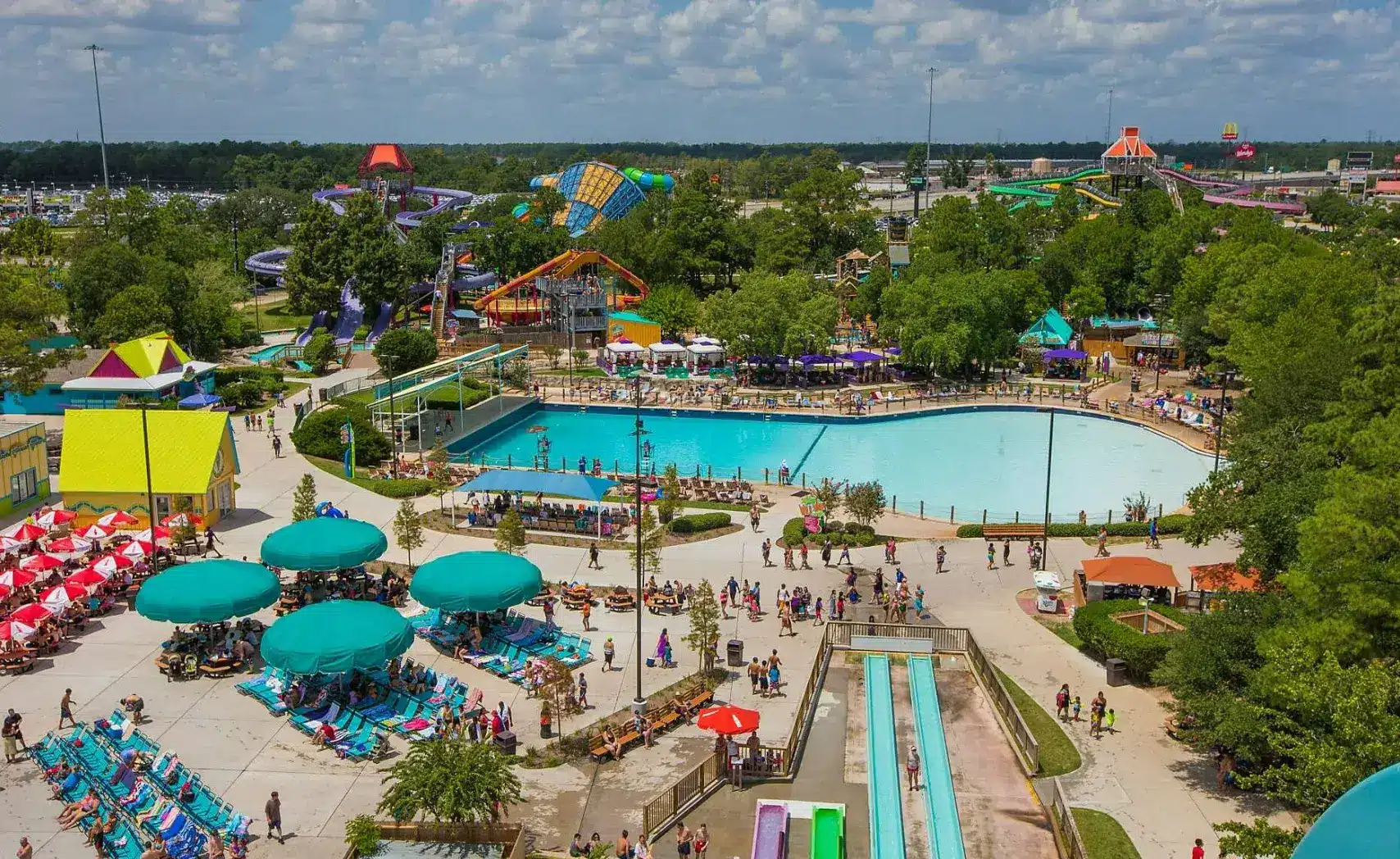 A Splash of Excitement: What to Expect at Hurricane Harbor Splashtown in Spring, TX